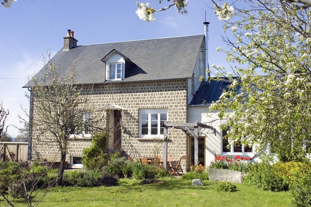La Nesliere Chambres d'Hôtes Biologique Saint-Symphorien-des-Monts Exterior foto